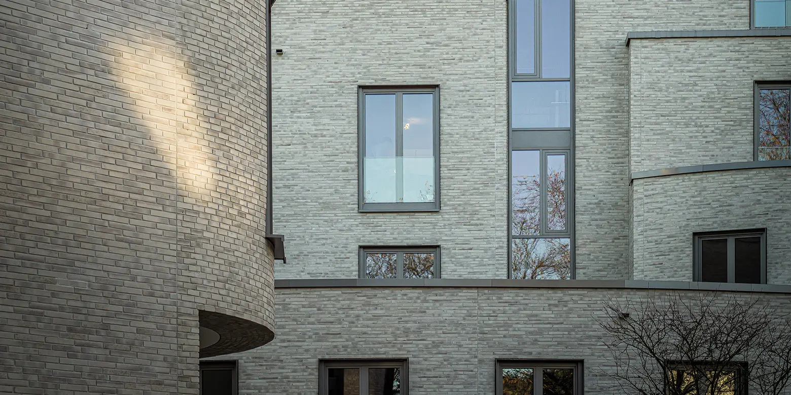 Stroeher Klinkerriemchen Wasserbrand Curve Wiesbaden 02